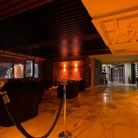 Lider Hotel *