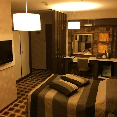 Lider Hotel *